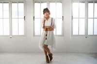 「神風怪盗ジャンヌ」コラボアイテムの着用イメージ。