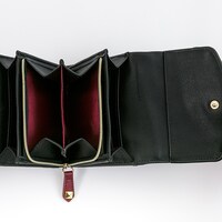 MaMモデルのミニ財布。