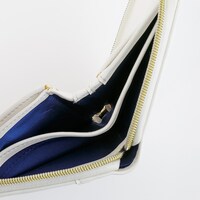 fineモデルのミニ財布。