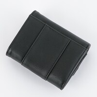 MaMモデルのミニ財布。