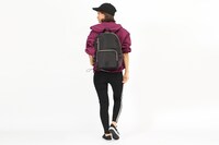 UNDEADモデルのリュック使用イメージ。