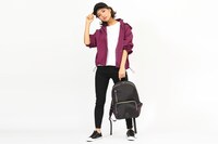 UNDEADモデルのリュック使用イメージ。