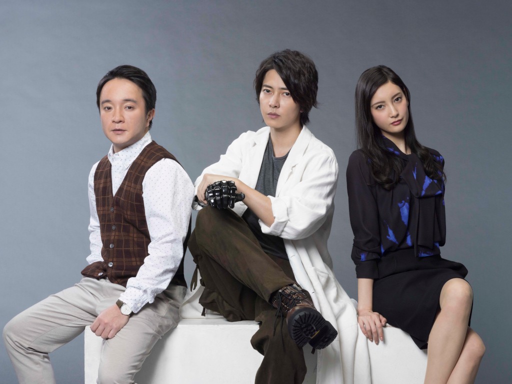 ドラマ「インハンド」より、左から高家春馬役の濱田岳、紐倉哲役の山下智久、牧野巴役の菜々緒。