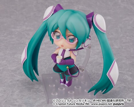 「ねんどろいど 発音ミク」の「照れ顔」「眼鏡」「卵酒」パーツ使用時。