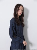 「王国パーティードレス」の着用例。