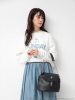 「王国パーティー 2WAYバッグ」の使用イメージ。