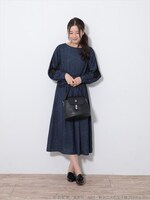 「王国パーティー 2WAYバッグ」の使用イメージ。