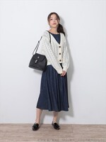 「王国パーティー 2WAYバッグ」の使用イメージ。