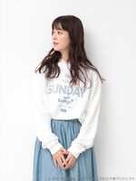 「SUNDAYじゃねーの プルオーバー」の着用例。