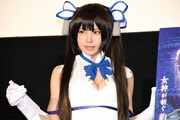 ヘスティアのコスプレをしたえなこ。