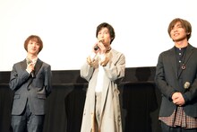 左から植田圭輔、阪本奨悟、安達勇人。