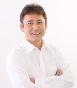 立花英介役の高木渉。