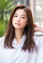 アリッサ・リベラ役の高橋ユウ。