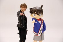 左から登坂広臣、江戸川コナン。