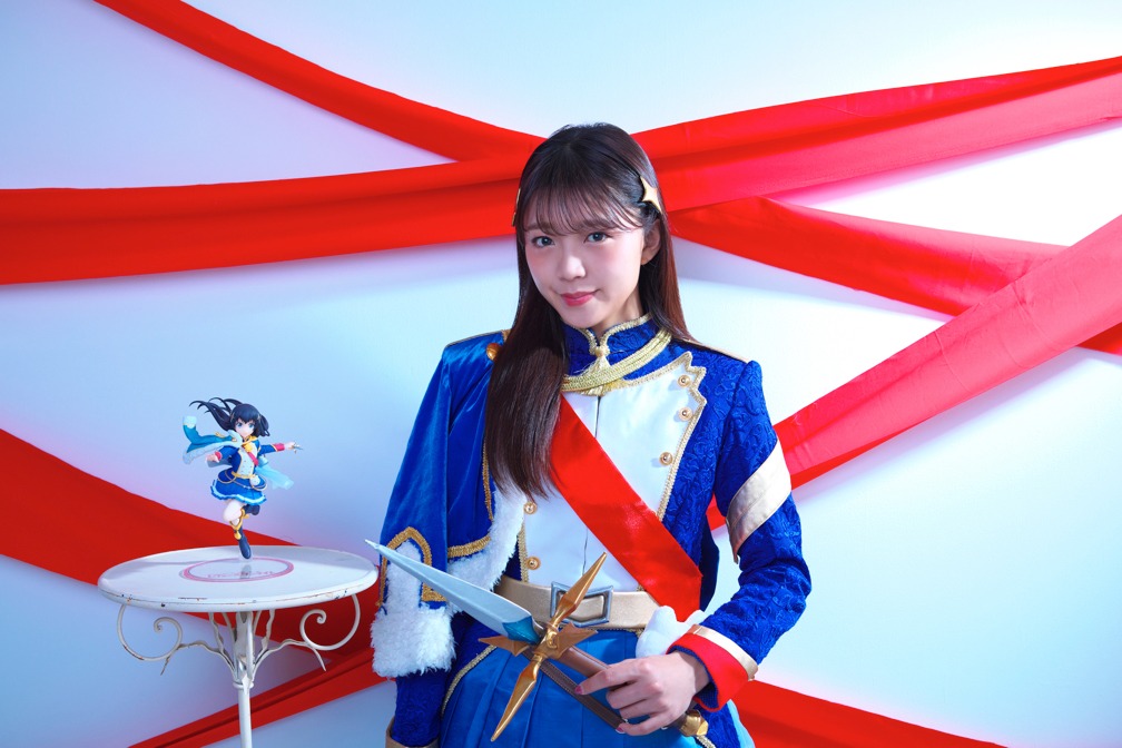 「少女☆歌劇 レヴュースタァライト 1/7スケールフィギュア 神楽 ひかり」と三森すずこ。