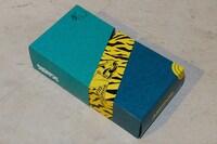 「うる星やつら」コラボスリッポンのボックス。