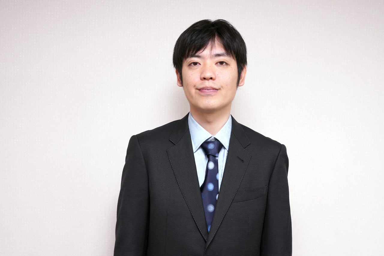 八鍬新之介