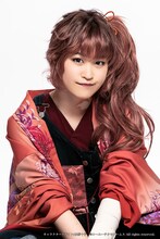 コハクに扮する新沼希空。