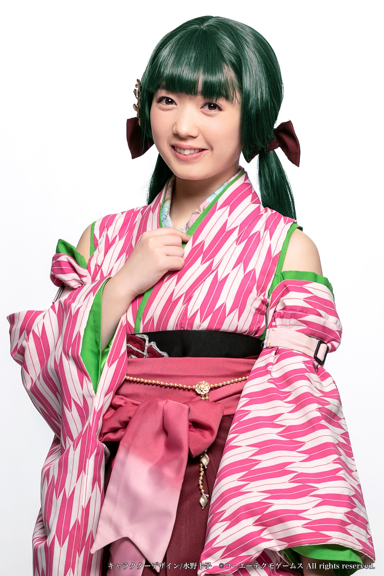 駒野千代に扮する山岸理子。