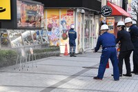 初期消火を行う自衛消防隊。