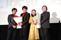左から羽原信義、小野大輔、桑島法子、福井晴敏。