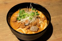 「“復活系”豚肉入りホルモンスープうどん」