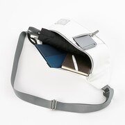 槙島聖護モデルのバッグ。