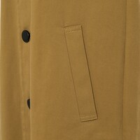 宜野座伸元モデルのアウター。