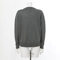 宜野座伸元モデルのトップス。