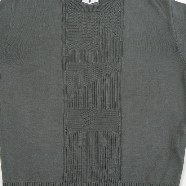 宜野座伸元モデルのトップス。