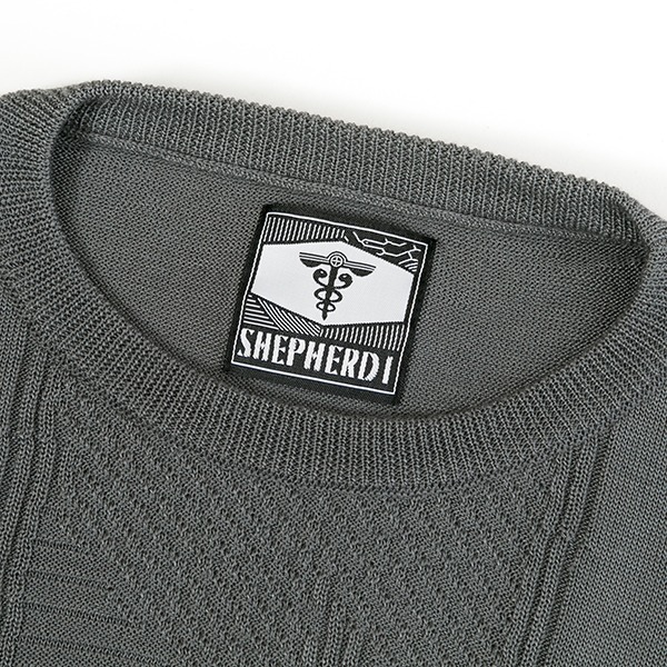 宜野座伸元モデルのトップス。