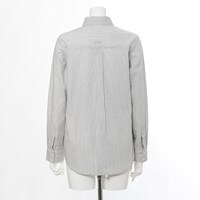 槙島聖護モデルのトップス。