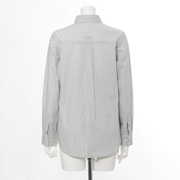 槙島聖護モデルのトップス。