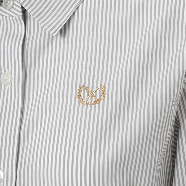 槙島聖護モデルのトップス。