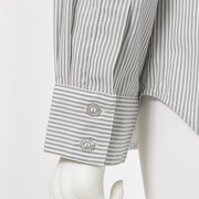 槙島聖護モデルのトップス。