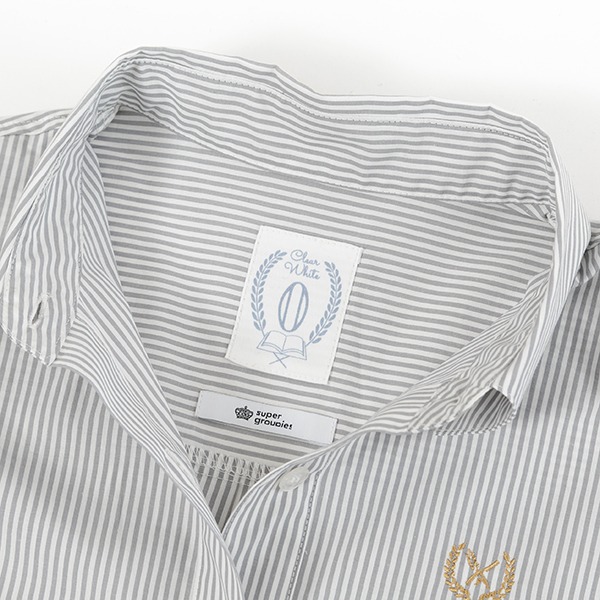 槙島聖護モデルのトップス。