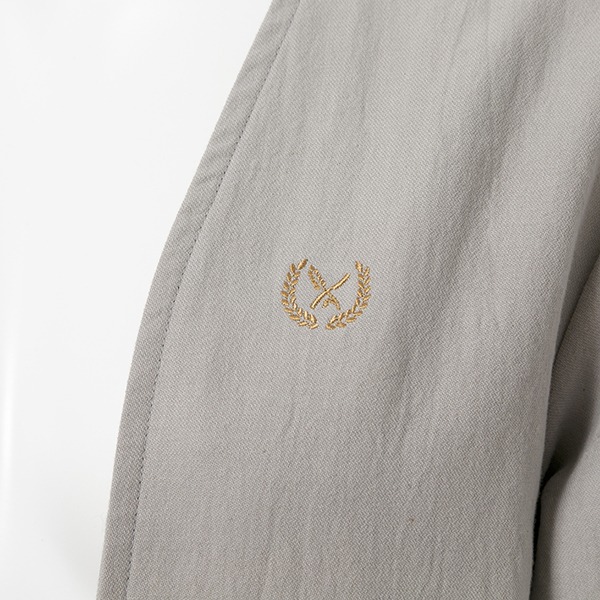 槙島聖護モデルのアウター。