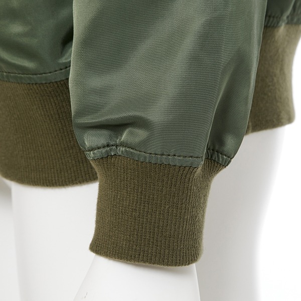 狡噛慎也モデルのアウター。