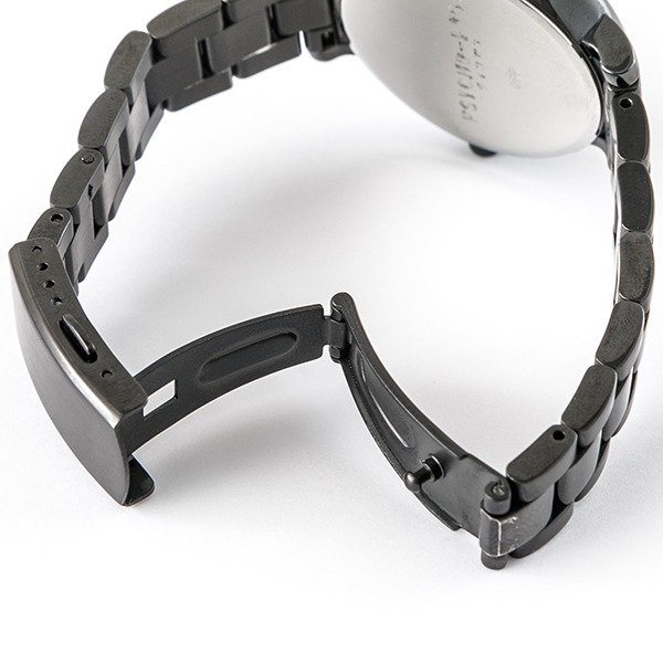 狡噛慎也モデルの腕時計。