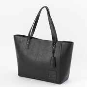 宜野座伸元モデルのバッグ。