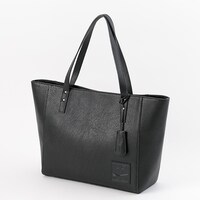 宜野座伸元モデルのバッグ。