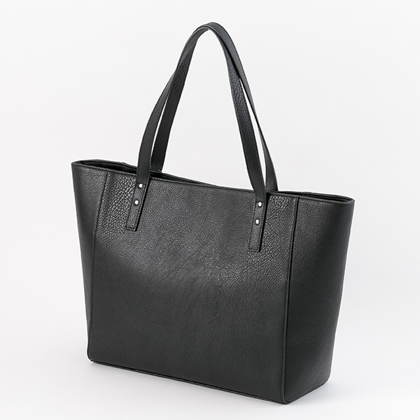 宜野座伸元モデルのバッグ。