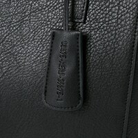 宜野座伸元モデルのバッグ。