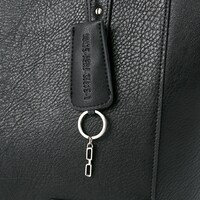 宜野座伸元モデルのバッグ。