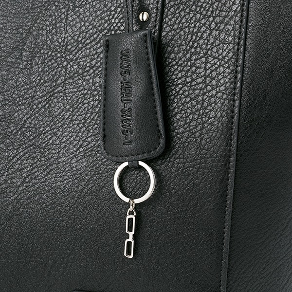 宜野座伸元モデルのバッグ。