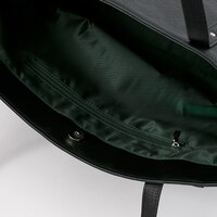 宜野座伸元モデルのバッグ。