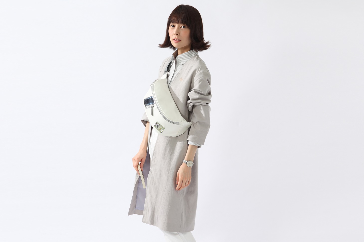 槙島聖護モデルのバッグ使用イメージ。