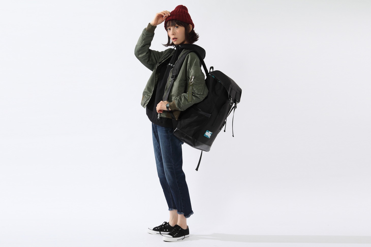 狡噛慎也モデルのバッグ使用イメージ。