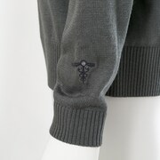 宜野座伸元モデルのトップス。