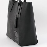 宜野座伸元モデルのバッグ。